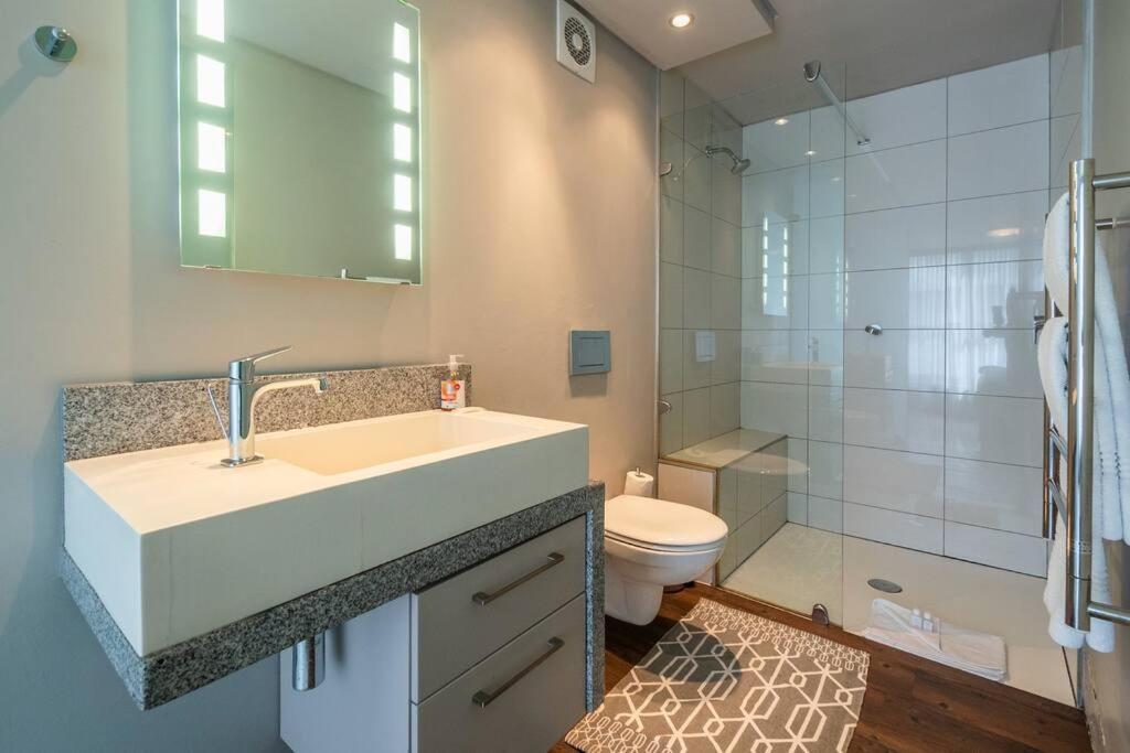 Apartamento One Bedroom Seaside Elegance