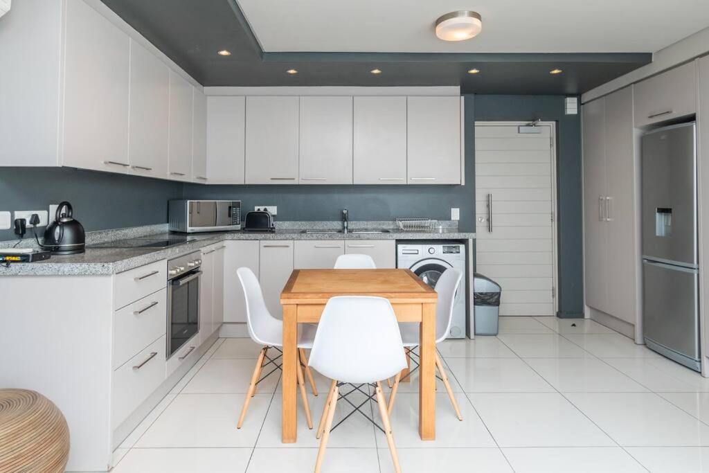 One Bedroom Seaside Elegance Cidade Do Cabo